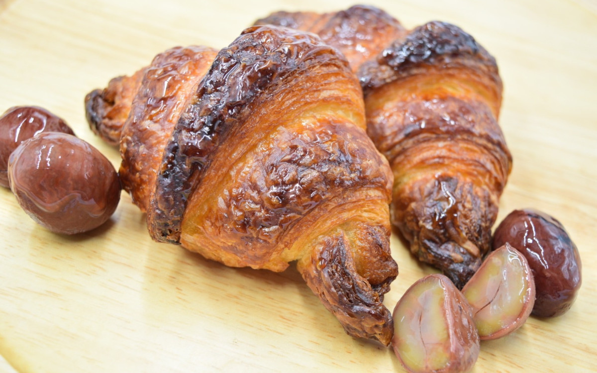 北堀江本店限定】毎日焼き立て！栗のクロワッサン | LE PINEAU 大阪北