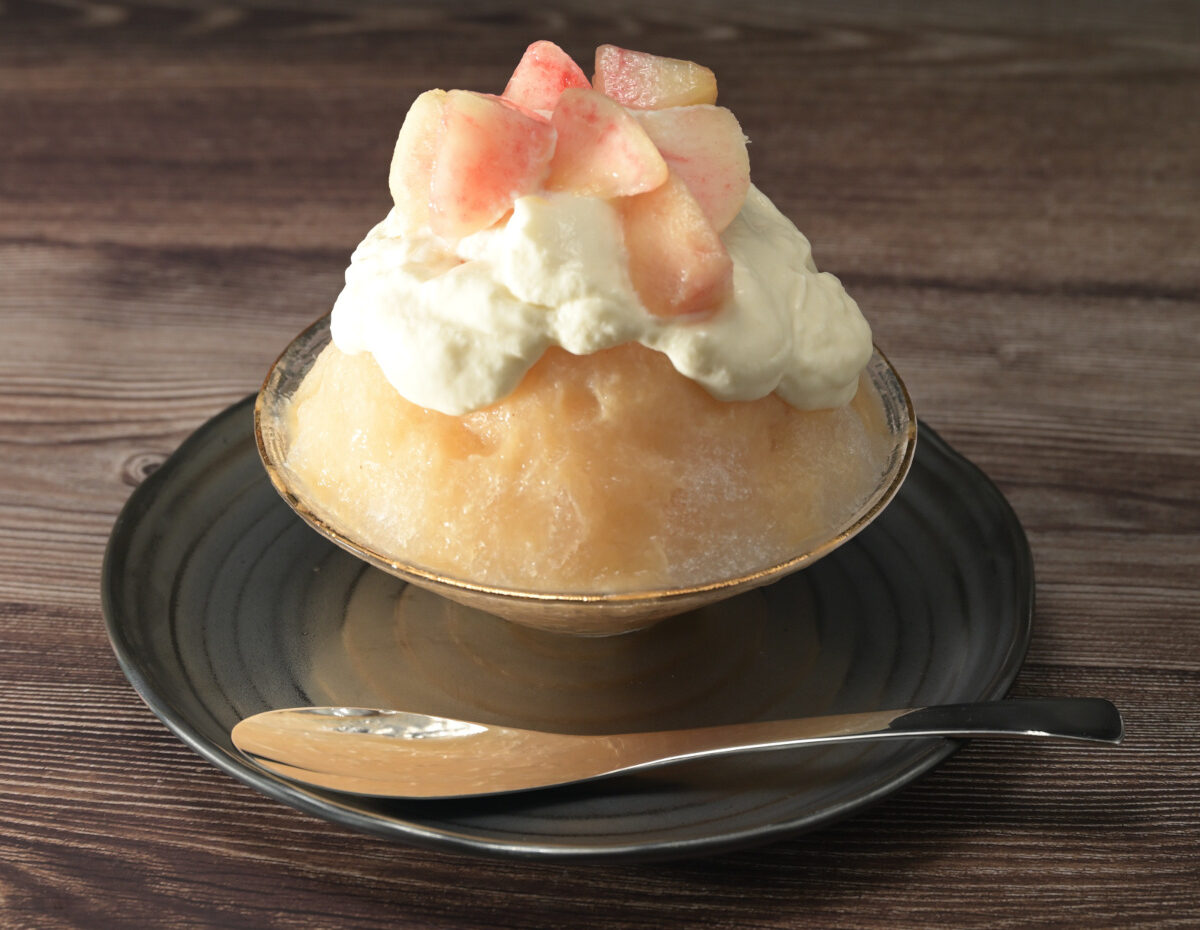 カフェ ル・ピノー】白桃杏仁のかき氷が登場しました | LE PINEAU 大阪